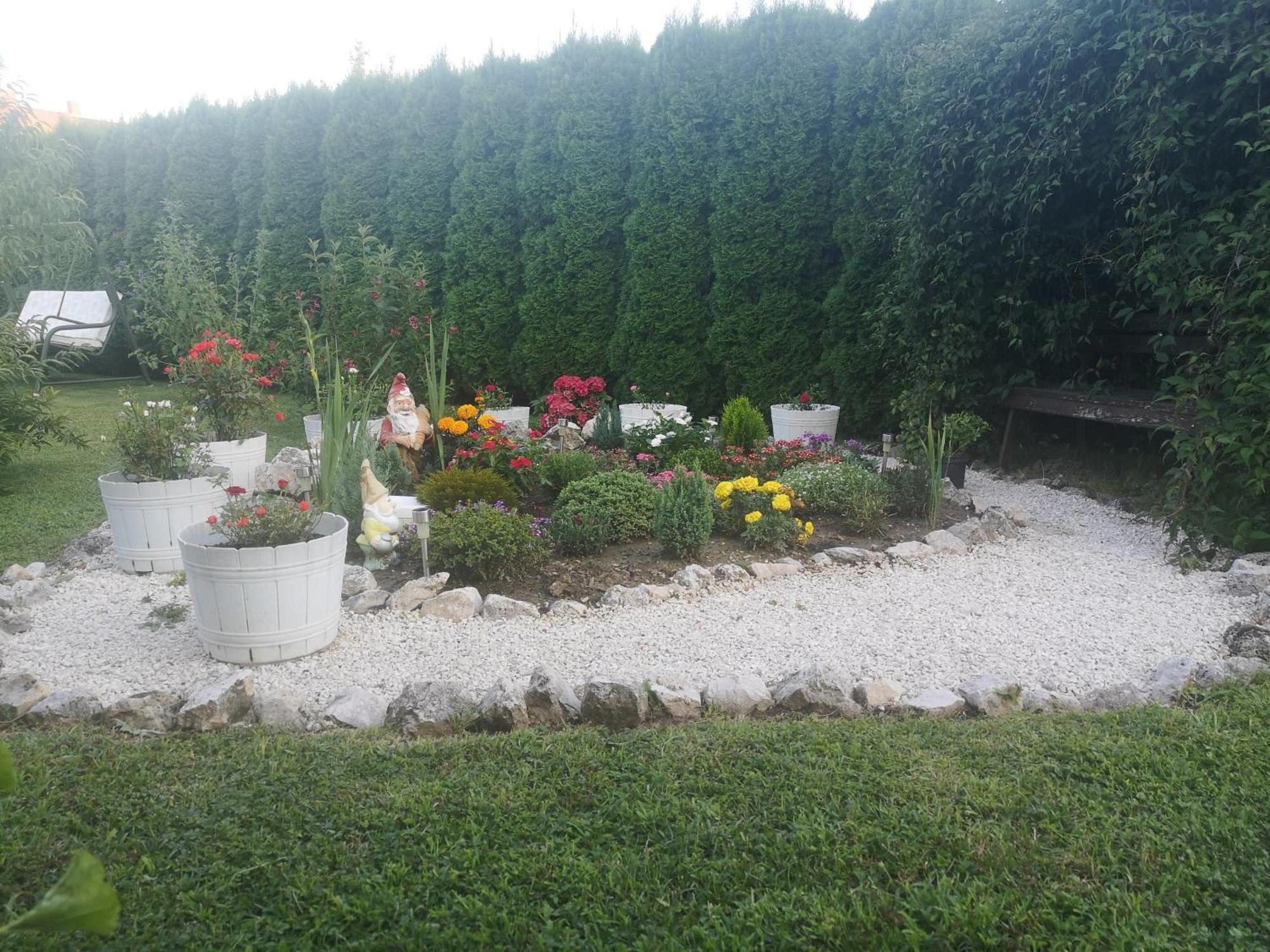Hotel Zsuzsi Vendégház Zalaegerszeg Esterno foto